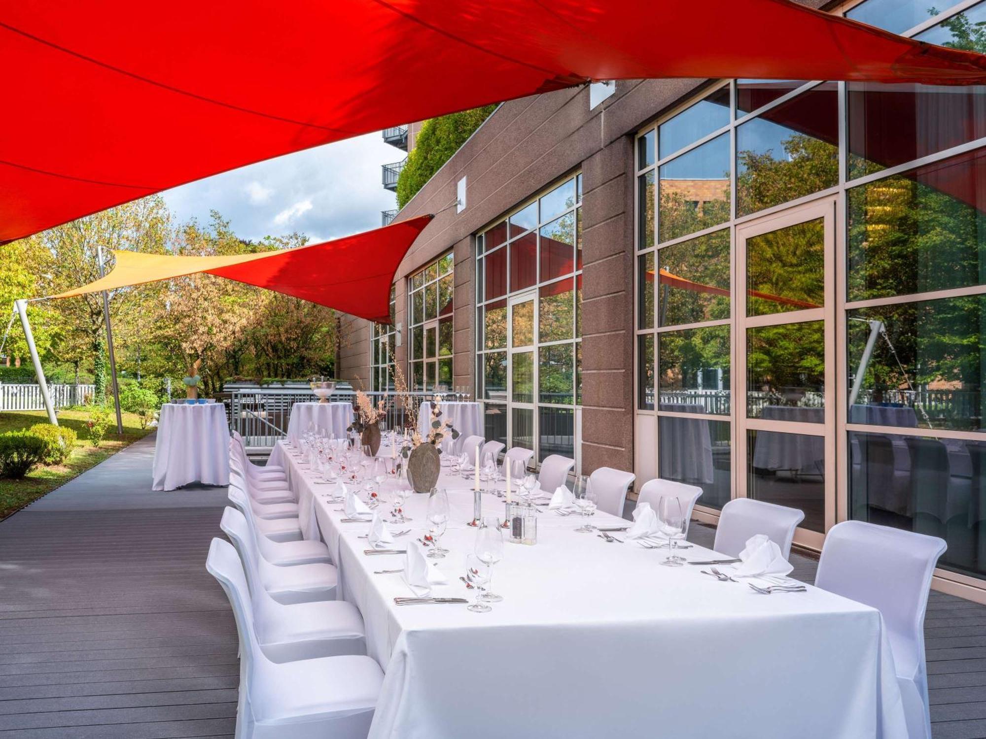Pullman Stuttgart Fontana Hotel Exterior foto